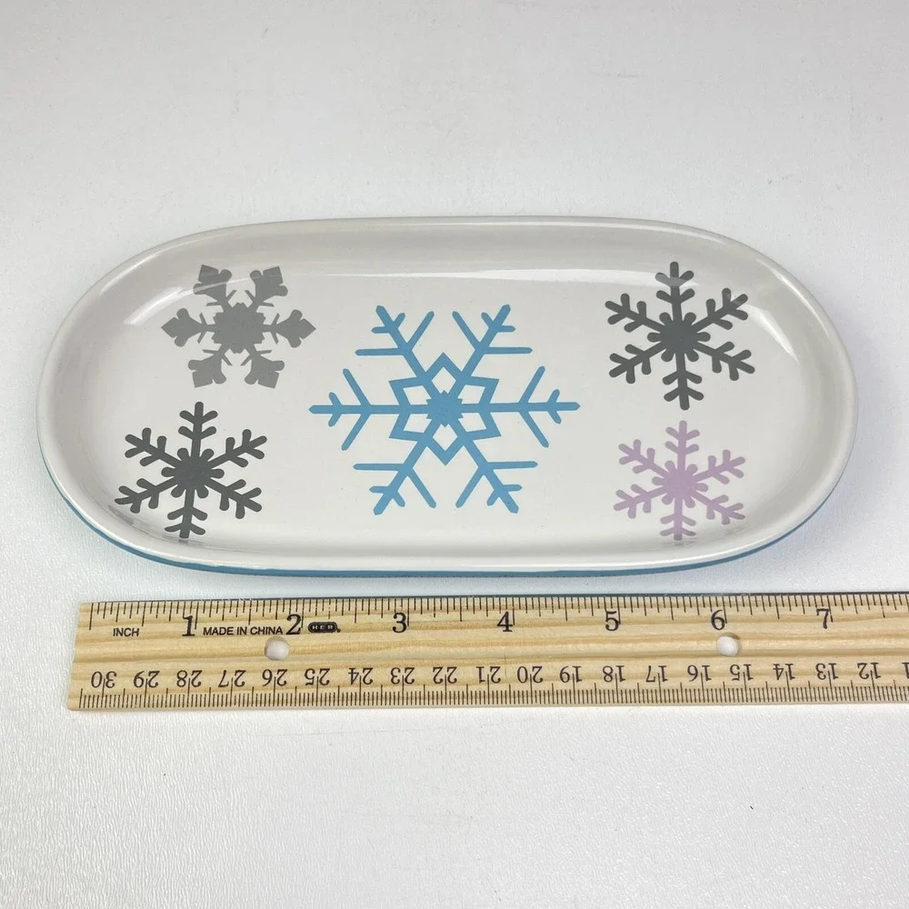 Temptations by Tara Retired Snowflake Pattern Platter 7x3 Pickle Dish